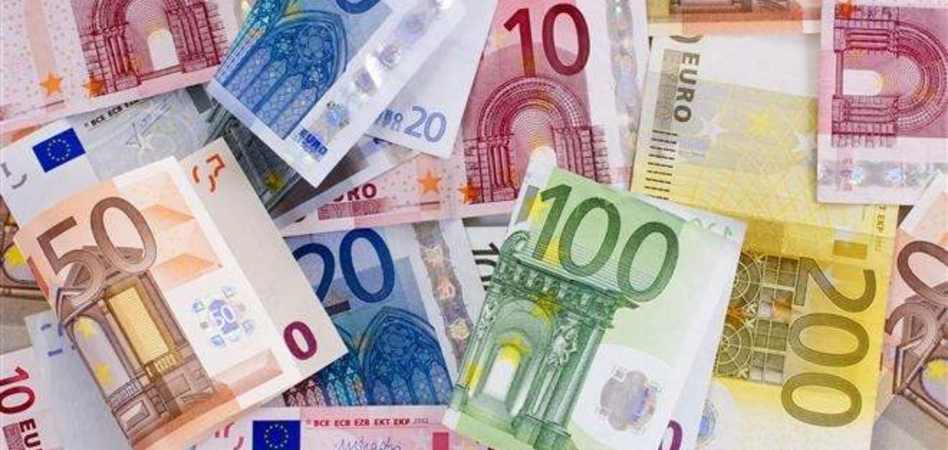 Евро начал дешеветь на мировом рынке