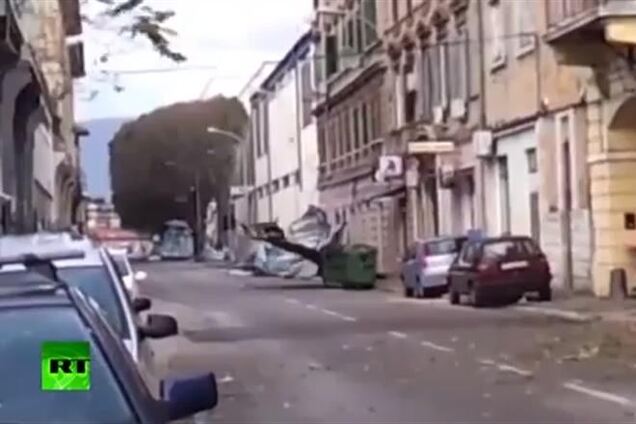 Ураган в Хорватии срывал крыши и поднял в воздух человека