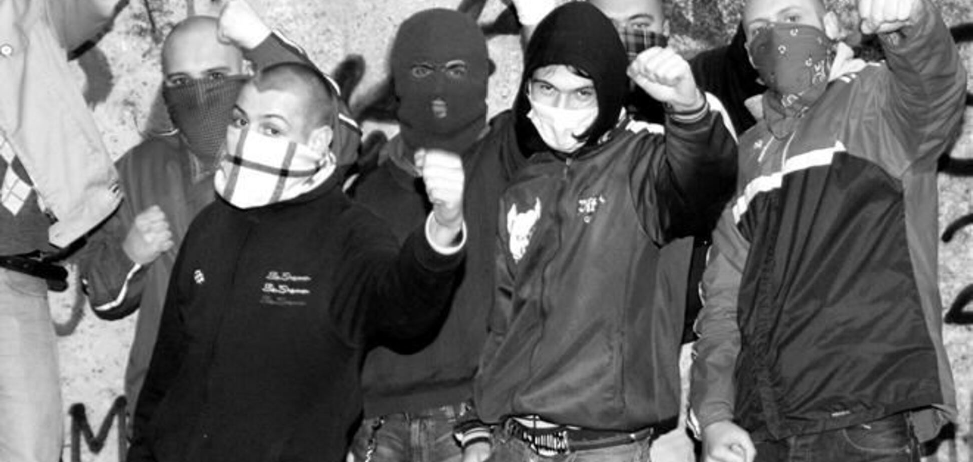 Толпа скинхедов избила израильских студентов в Одессе