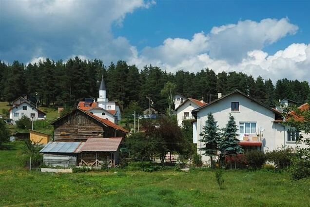 Жители Софии устроили распродажу загородных домов 