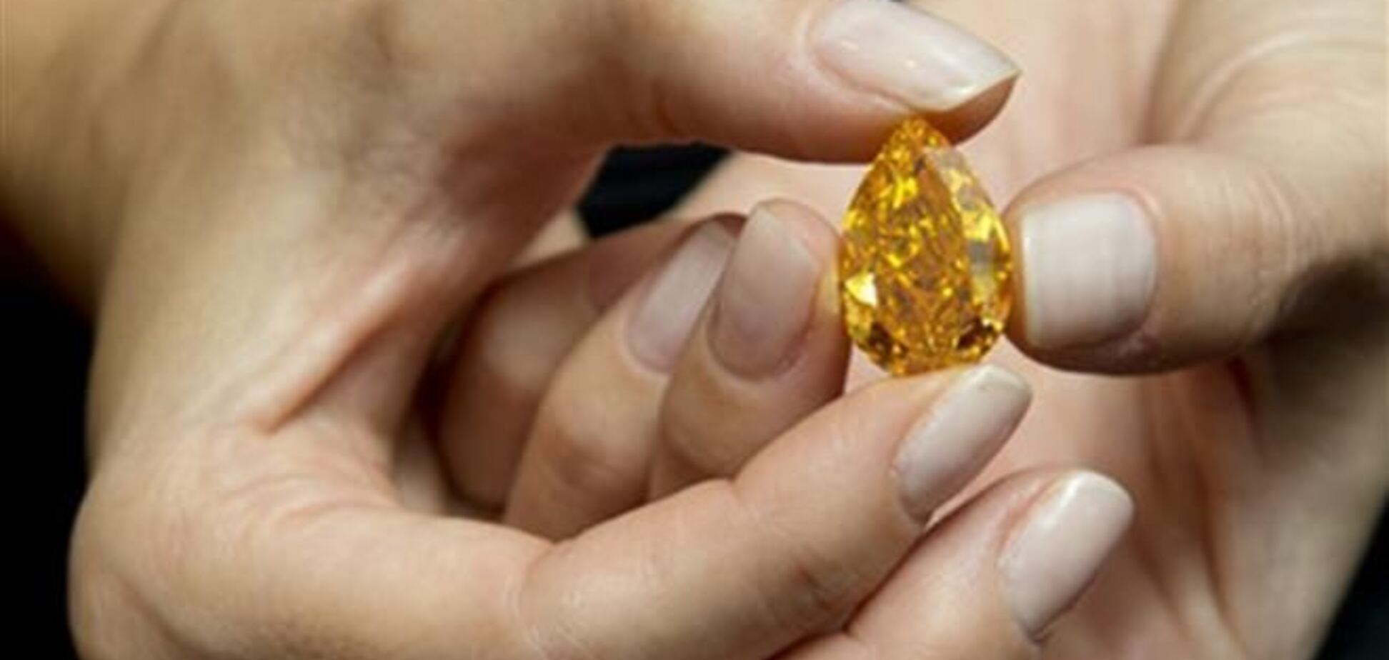 Самый крупный в мире оранжевый бриллиант ушел с молотка за $35,5 млн