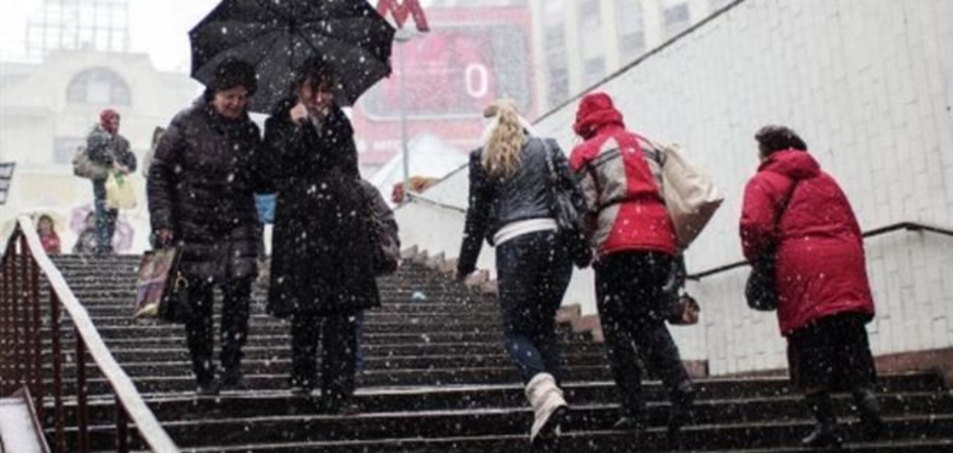 У Москві випав сніг: жителі столиці в захваті