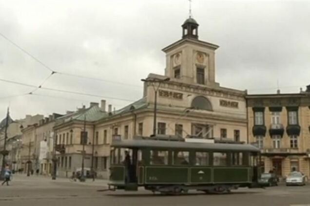 Поляку разрешили ездить по городу на личном трамвае