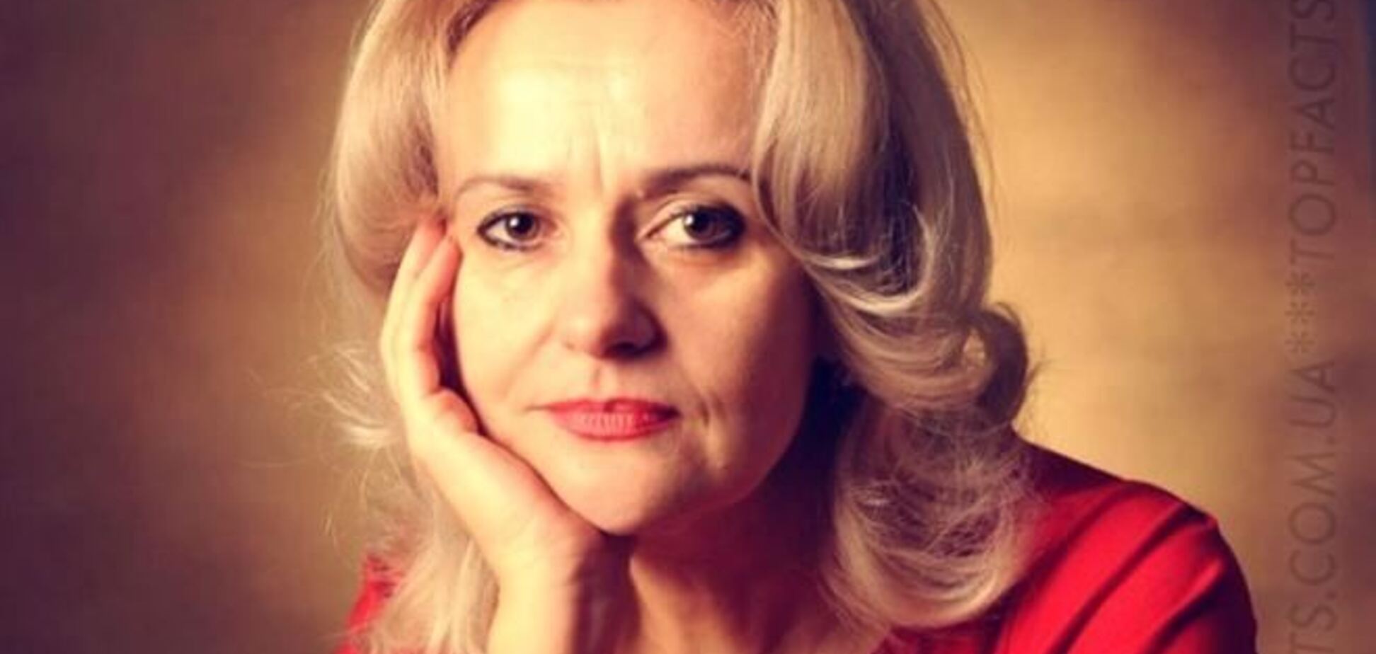 Підпис Фаріон під заявою про вступ у КПРС та декларацією про доходи не збігається