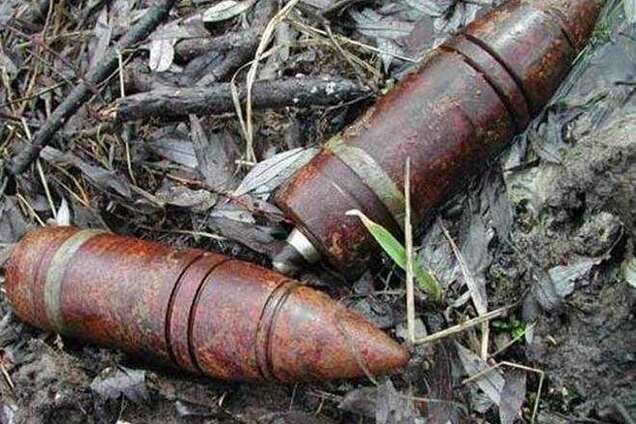 На Волині при спробі розрізати снаряд болгаркою загинула людина