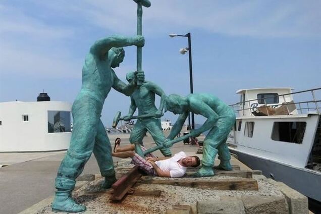 Креативные издевательства над памятниками