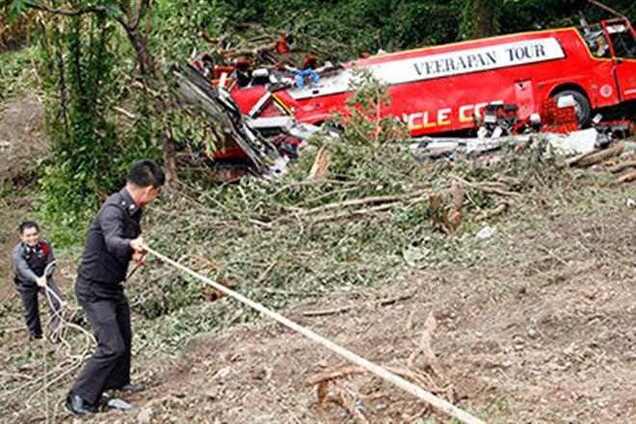 Посольство России подтвердило аварию автобуса с туристами в Таиланде  