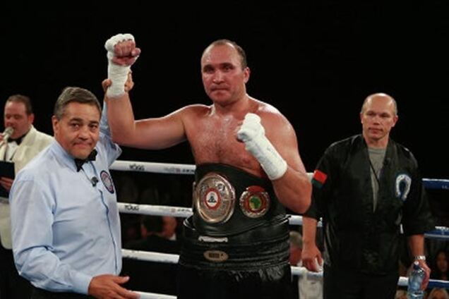 Белорусский боксер Устинов отправил на пенсию Дэвида Туа