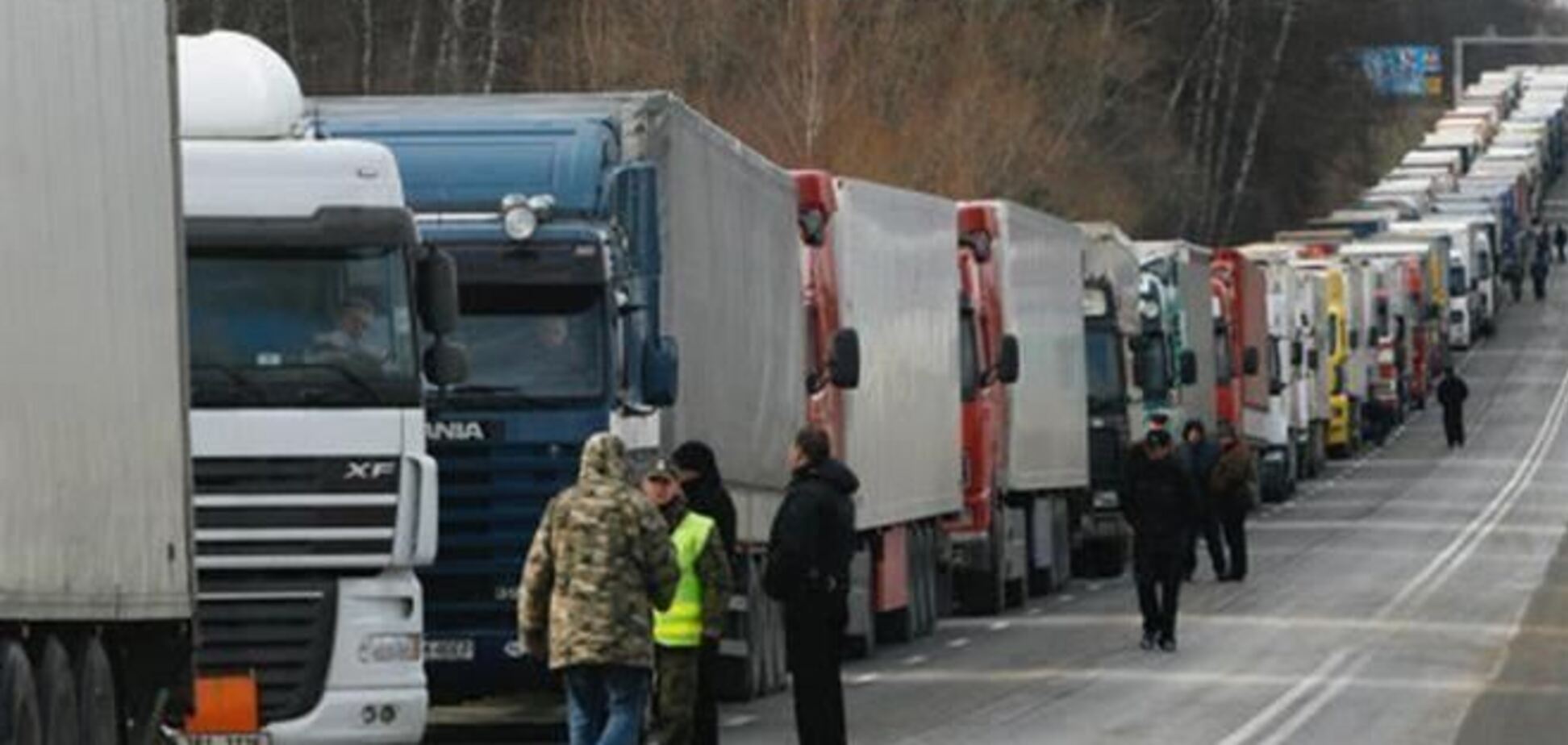 Сотни фур застряли на границе с Беларусью