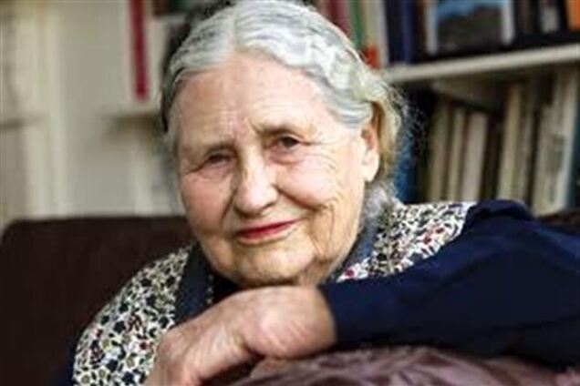 Умерла британская писательница Дорис Лессинг 