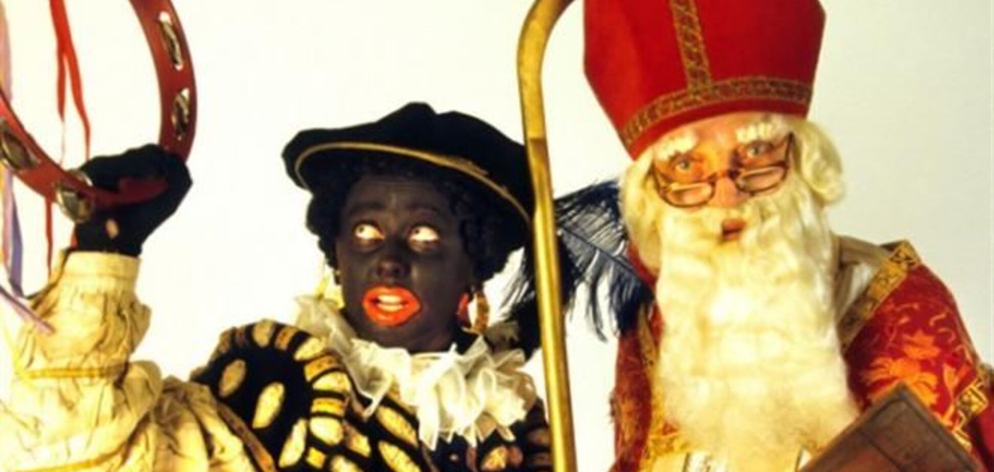 В Нидерландах взъелись на чернокожего помощника Санта-Клауса 