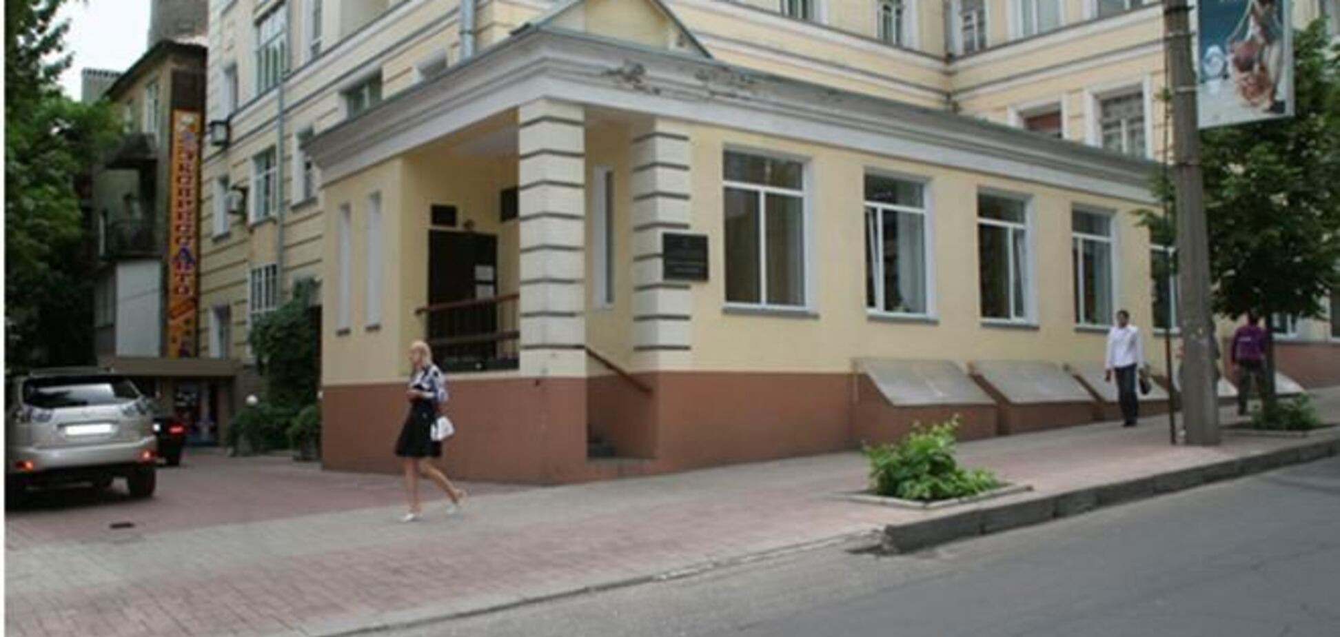 У Донецьку неонацисти побили кіноглядачів