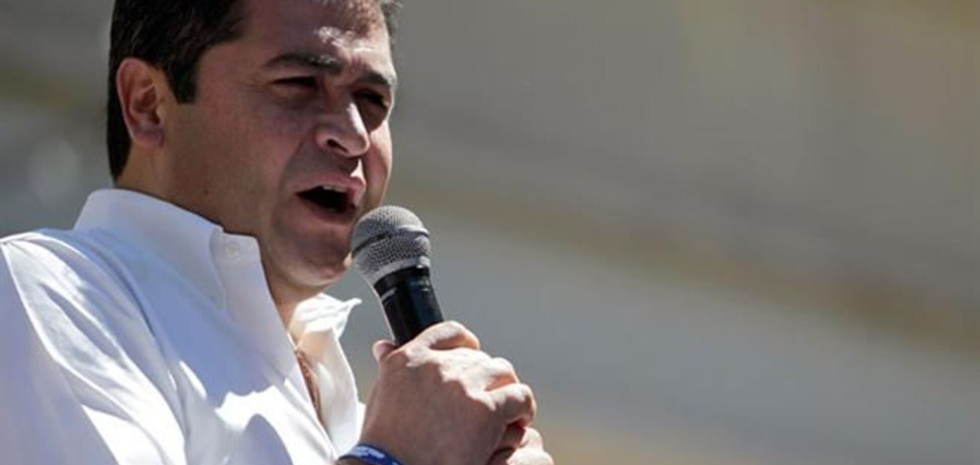 В Гондурасе кандидат в президенты выжил при падении вертолета