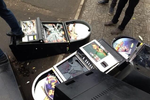 Ляшко с Лозовым разгромили 30 'одноруких бандитов'