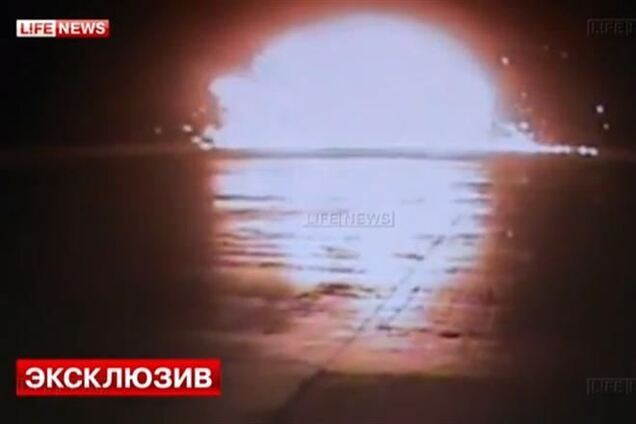 Опубликовано видео крушения 'Боинга' в Казани