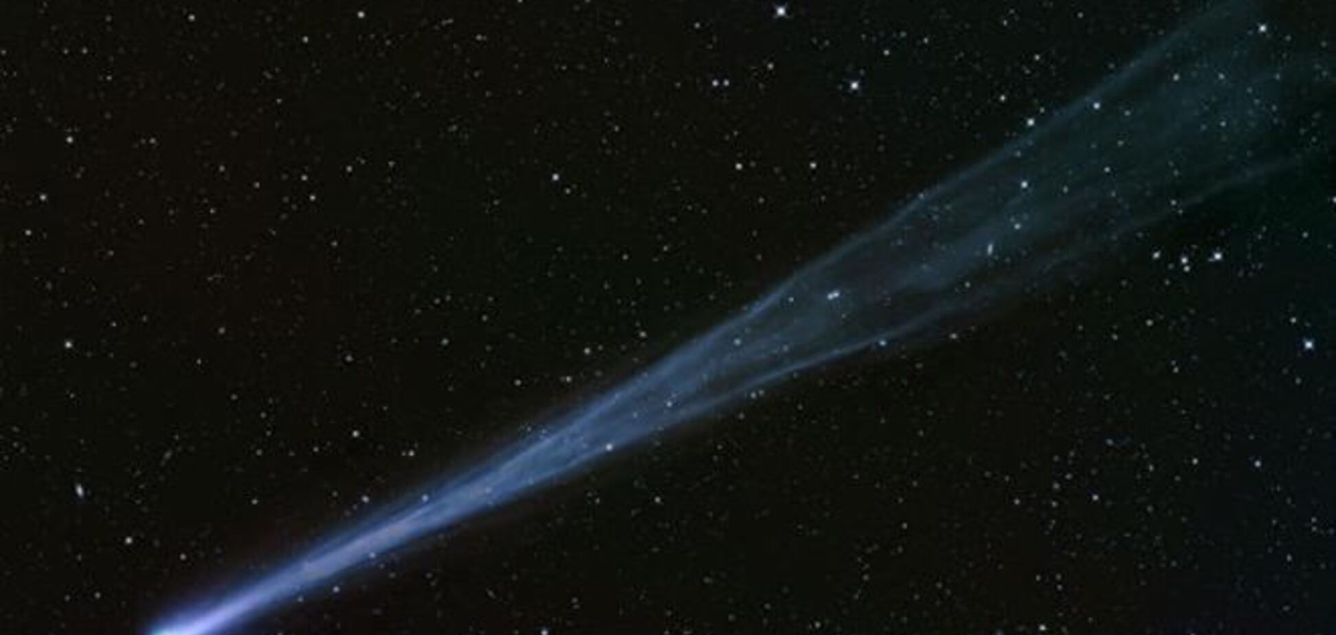 К Земле летит 'комета века'