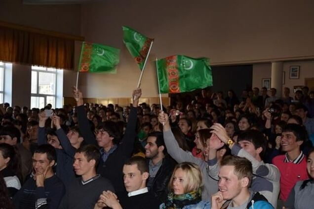 В Харькове туркменские студенты громили киоски и избивали прохожих