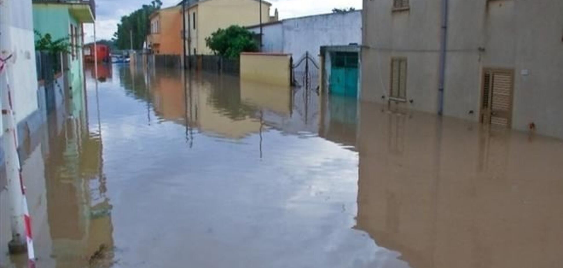 Число жертв циклона 'Клеопатра' на Сардинии растет