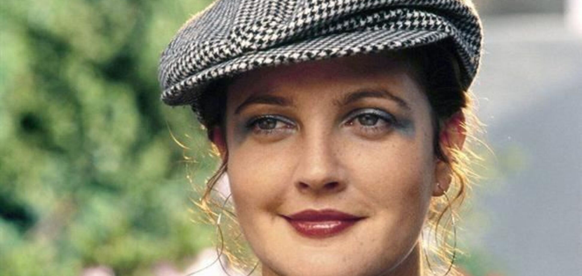 Дрю Бэрримор продала свой свадебный особняк