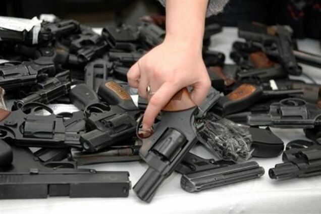 Міліція просить українців здати зброю