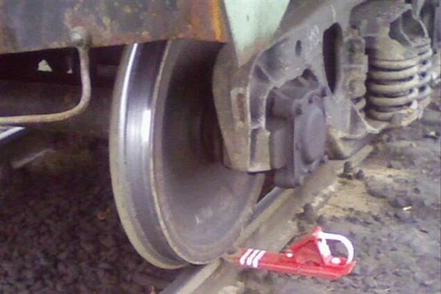 В Івано-Франківську з рейок зійшли шість вагонів вантажного поїзда