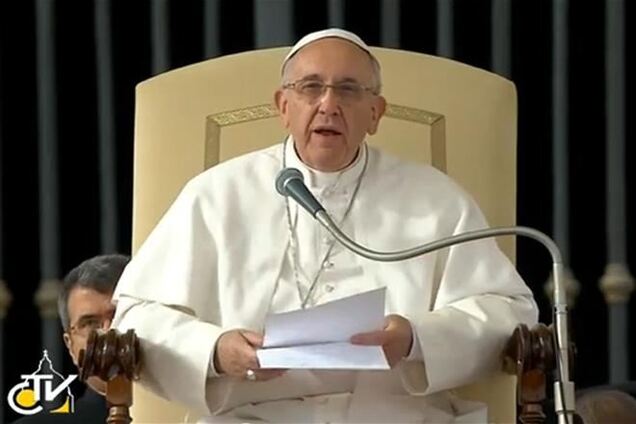 Папа Франциск раз в две недели исповедуется в грехах