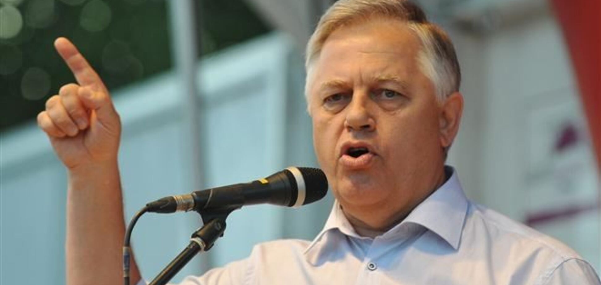 Симоненко: Кокс и Квасьневский приехали освободить одного олигарха