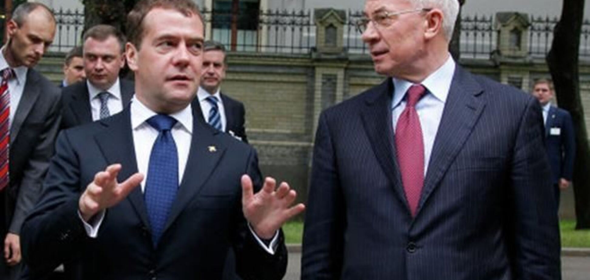 Азаров и Медведев обсудили экспортные пошлины