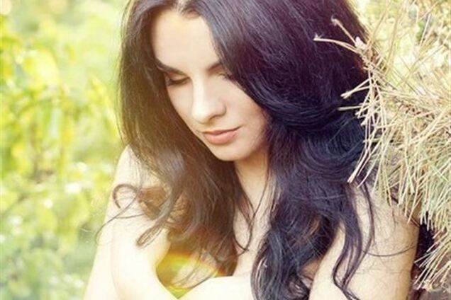 Участница шоу 'Холостяк 4' показала обнаженные фото