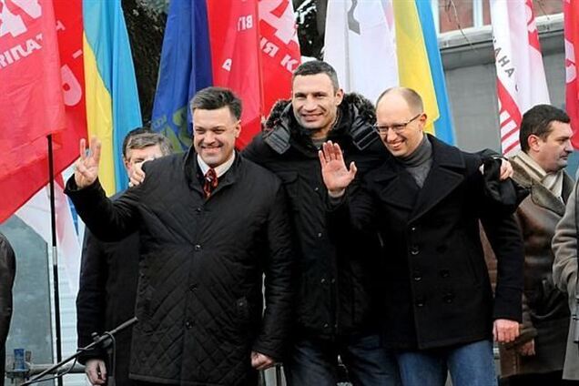 Лидеры оппозиции собираются на саммит без Януковича