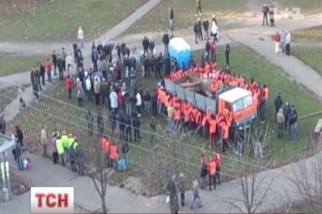 Смерть на скандальной стройке Киева: почему умер активист