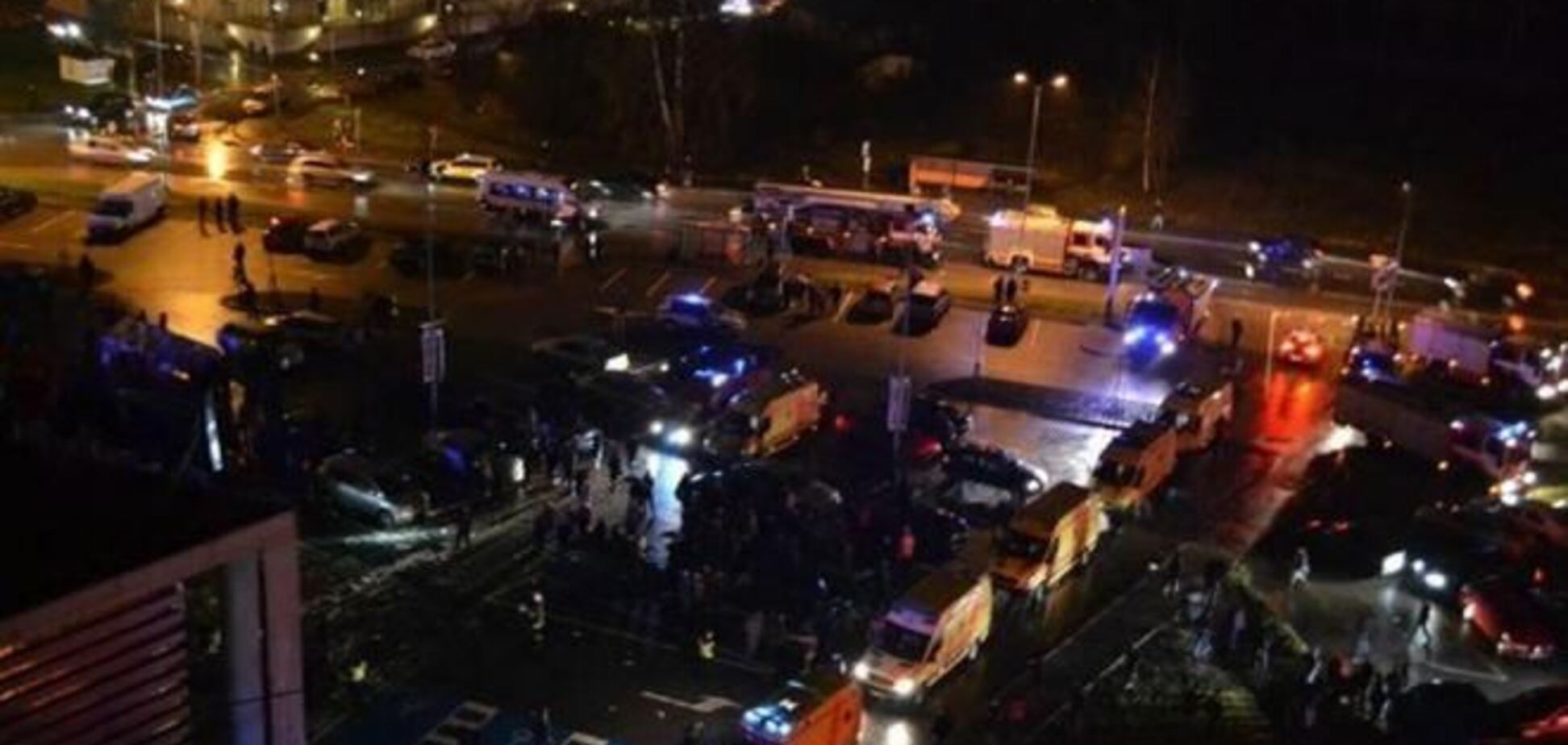 При обваленні торгового центру в Ризі загинули чотири людини