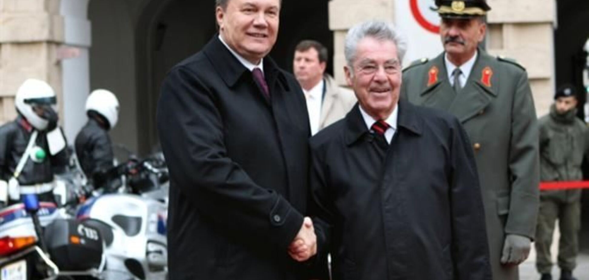 Янукович: Украина и дальше будет идти по пути евроинтеграции