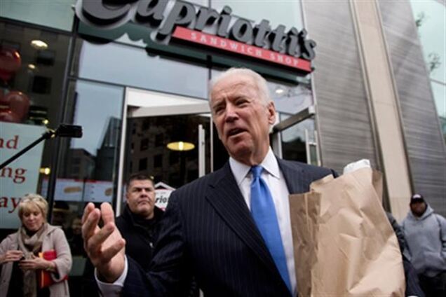 Вице-президенту США не хватило 10 долларов на обед