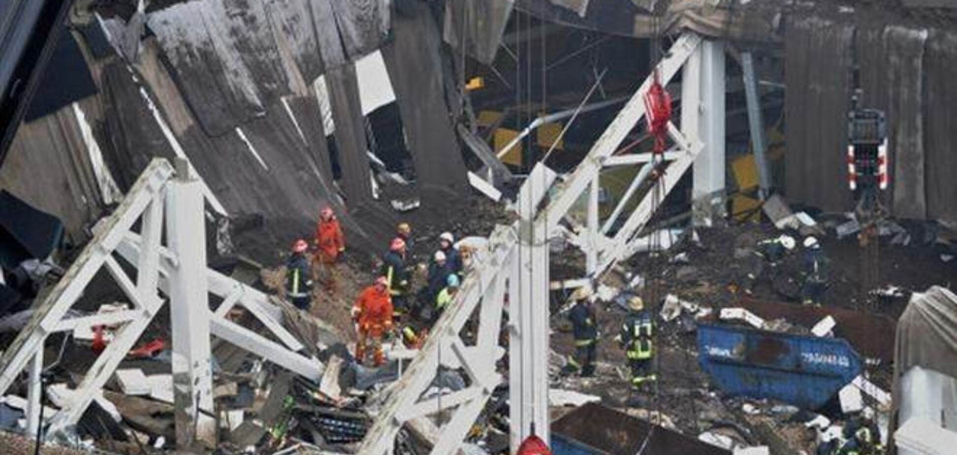 Обвалення торгового центру в Ризі: число жертв зростає