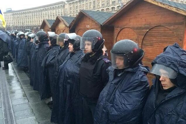 На Майдане вместо забора поставят милицию