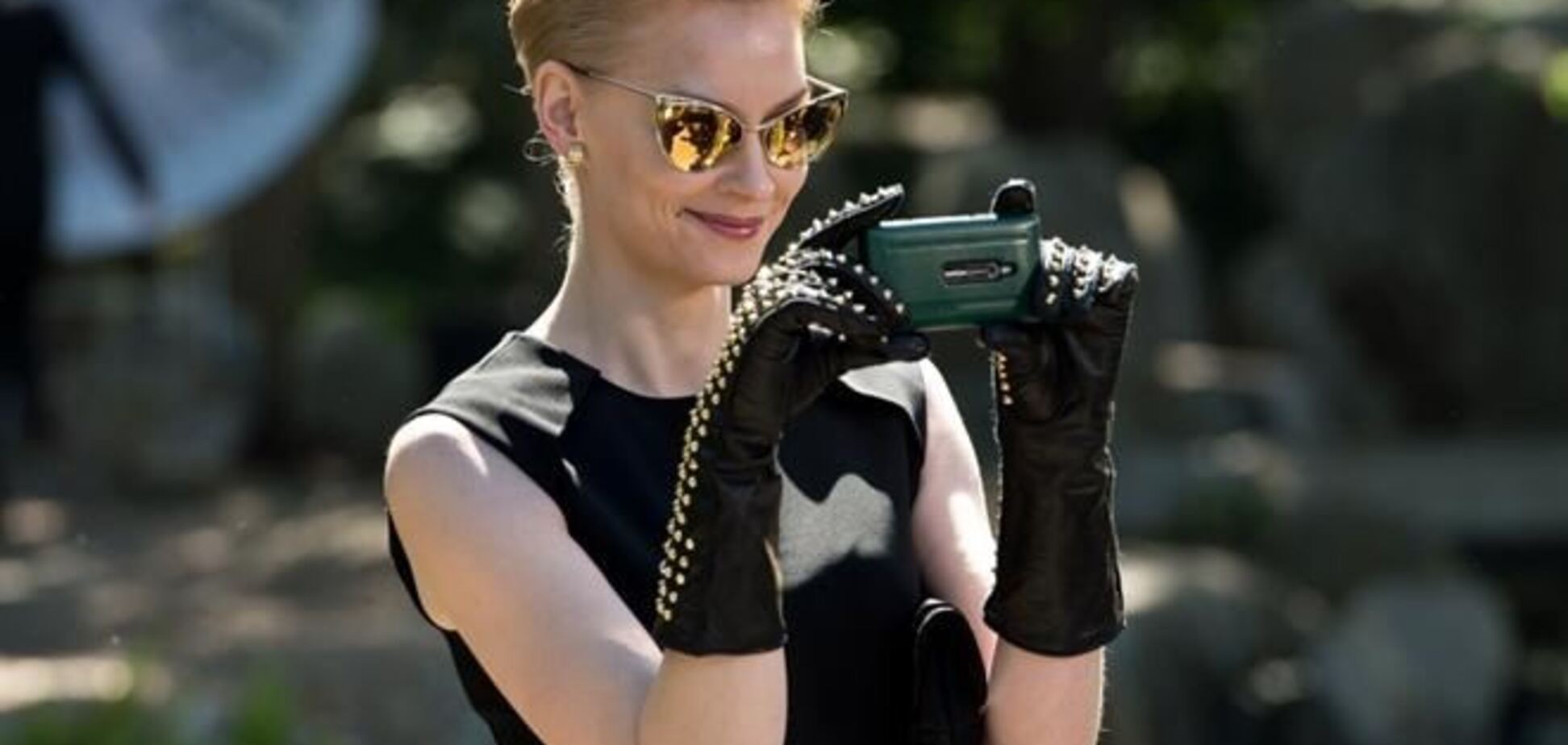 Светлана Ходченкова отправилась убивать юных девушек