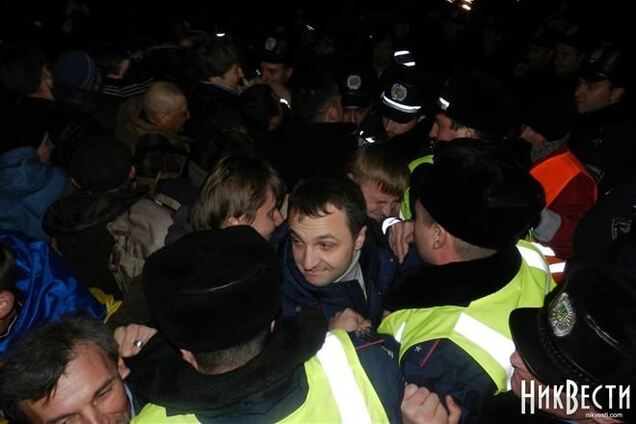 У Миколаєві учасники Евромайдана дали відсіч силовикам