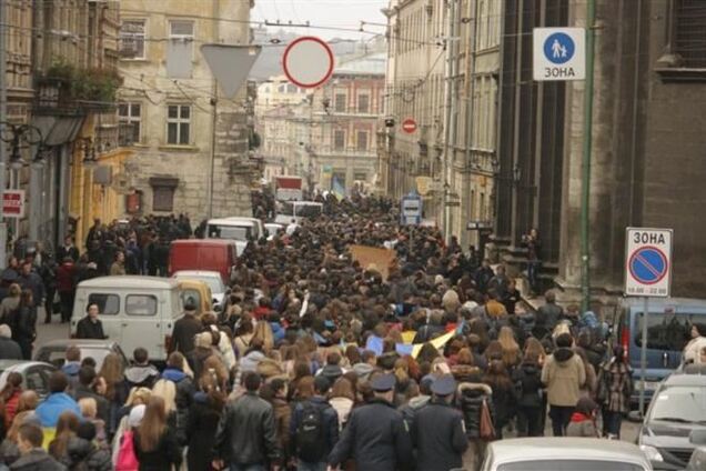 Львівські активісти не можуть дістатися до Києва на Евромайдан