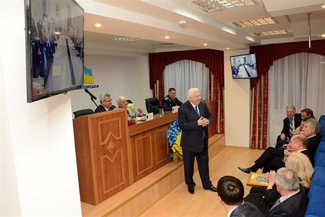 Генпрокурор закопав у Донецькій області послання для колег