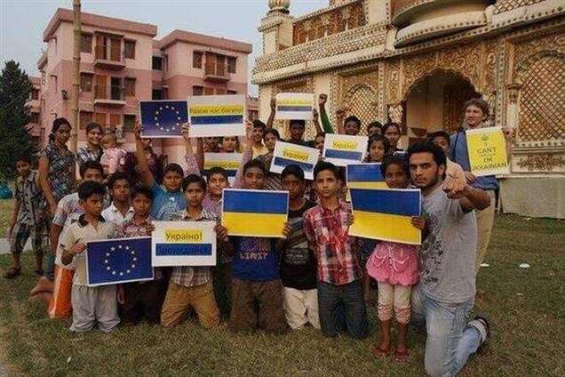 Евромайданы в поддержку Украины прошли в Польше, Индии и Южной Корее