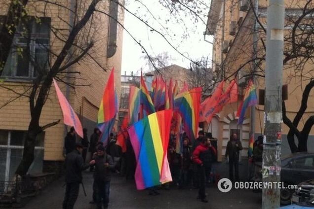 Мітинг прихильників євроінтеграції мало не зірвали провокатори з райдужними прапорами