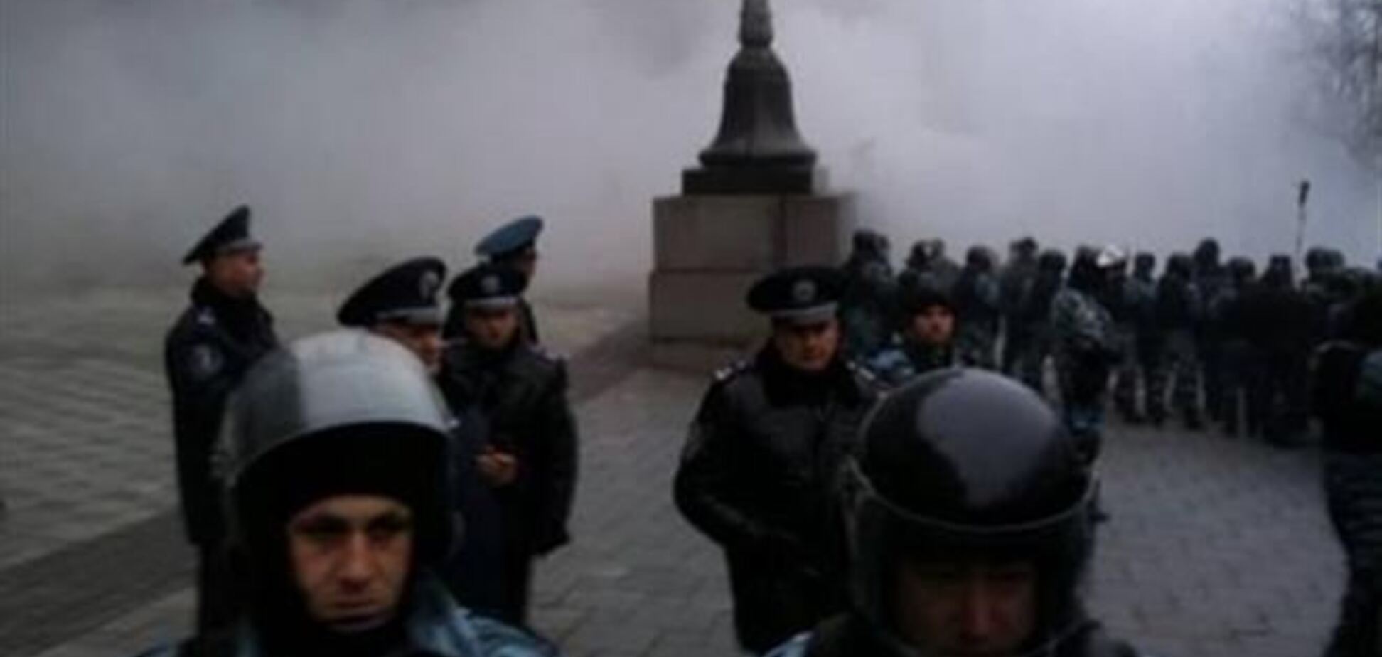 Під Кабміном 'беркутівця' травмували кругляком