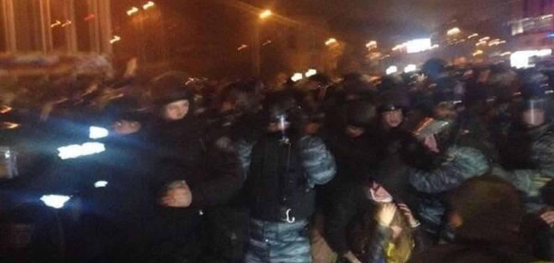 На Европейской площади 'беркутовцы' подрались с протестующими