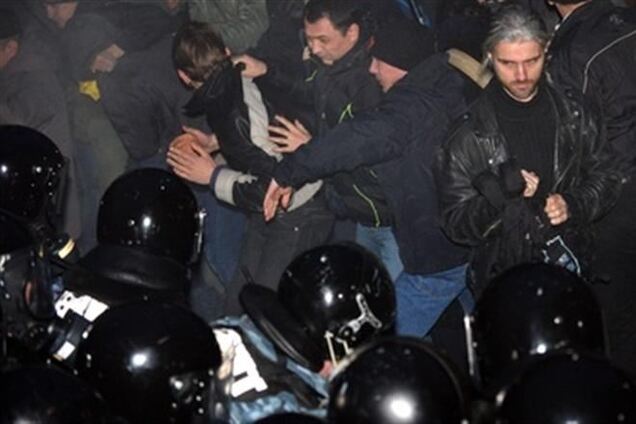 'Беркут' снес палатку на Европейской площади – СМИ