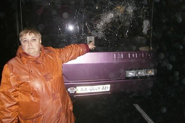 Під Одесою невідомі закидали камінням автобус активістів Евромайдана