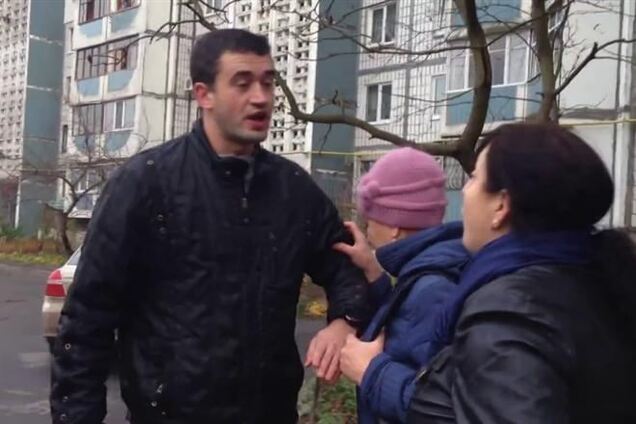 Булатецький нападає на жінок похилого віку Черкас, агітаторів його опонента