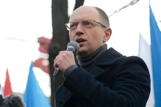 Яценюк заявил, что ему срочно нужно посоветоваться с Тимошенко