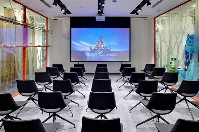 Сказочная штаб-квартира Disney в Москве