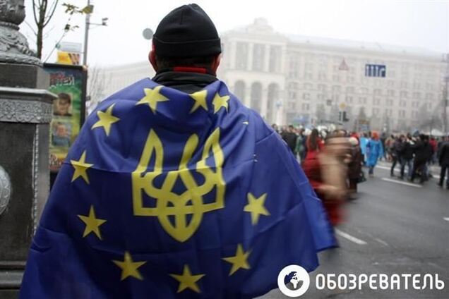 Участники Евромайдана поскандалили из-за дождевиков